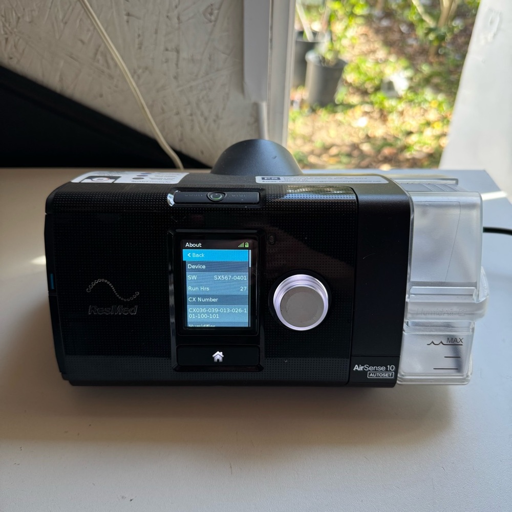 ResMed AirSense 10 Elite in Black Only 27 Hours